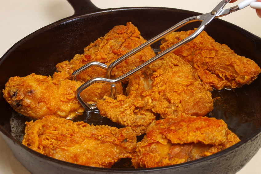 Recipe of the week: Skillet Fried Chicken It doesn't get any more southern  than fried chicken, buttermilk, and a Carolina Cooker Cast Iron…