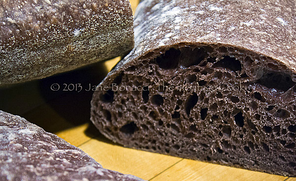 The stunning color of Syrah bread