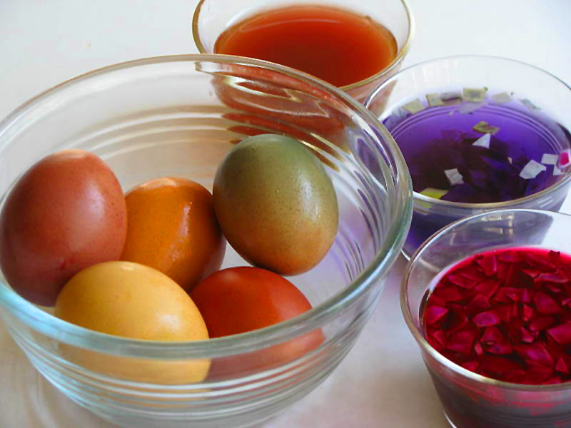 Beautiful Easter Eggs colored with Natural Dyes