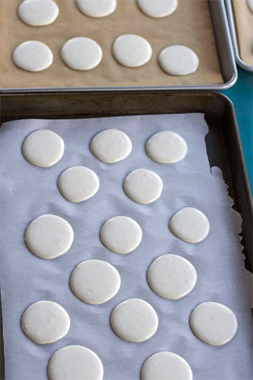 Milano Inspired Macaron Cookies; 2014 Angela Roberts, Spinach Tiger