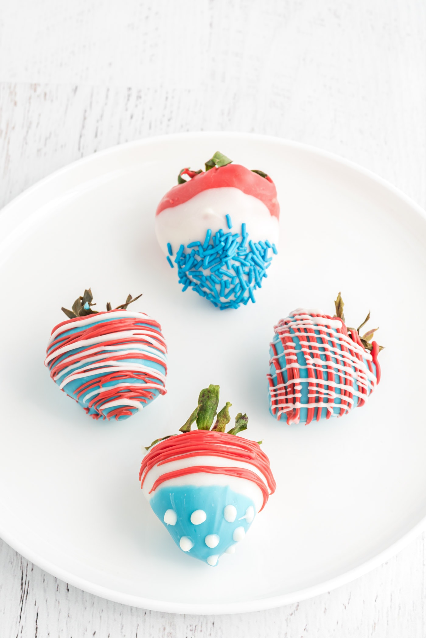 Patriotic Chocolate Covered Strawberries; Collection of 10 of the Best 4th of July Chocolate Treats compiled by Jane Bonacci, The Heritage Cook. 