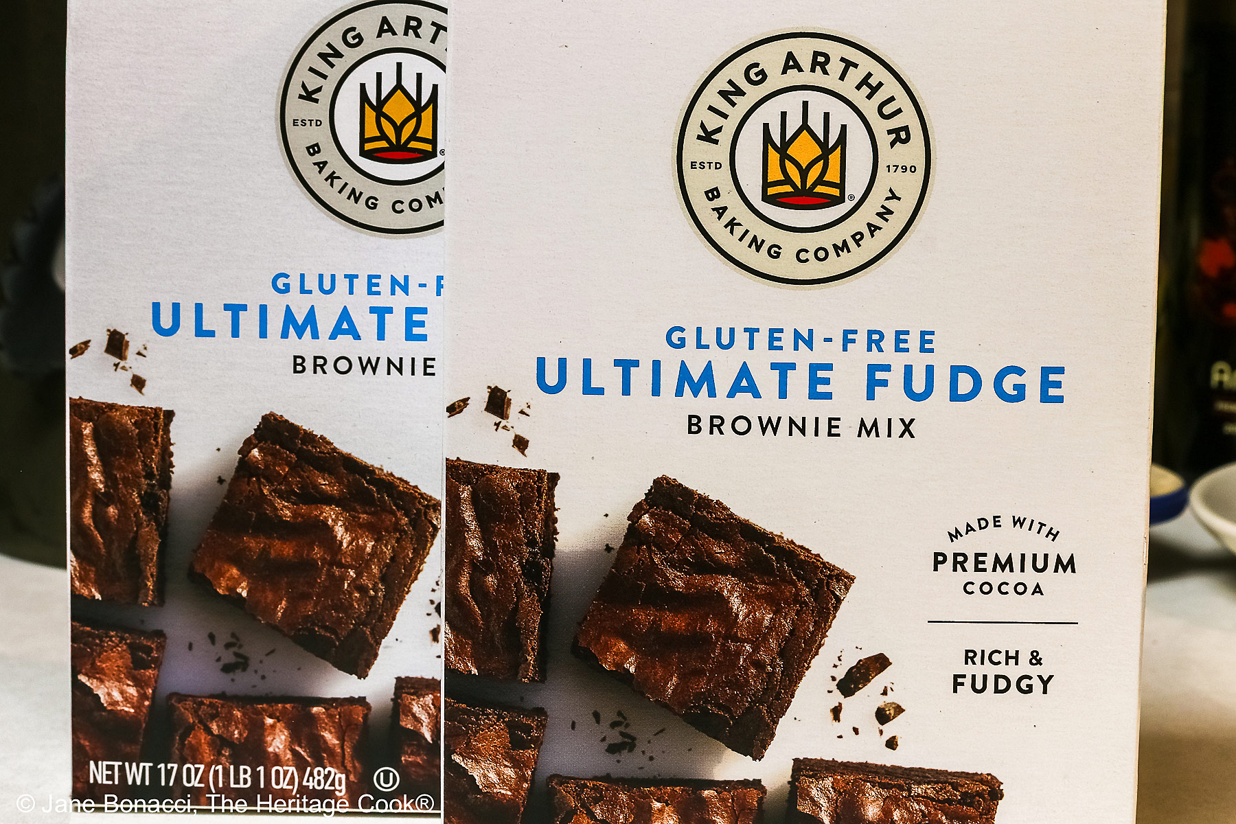 I used 2 boxes of King Arthur's Gluten-Free Ultimate Fudge Brownie Mix to fit my 9x13-inch (23x33cm) baking pan.